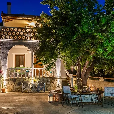 Estia A - & Apartment *